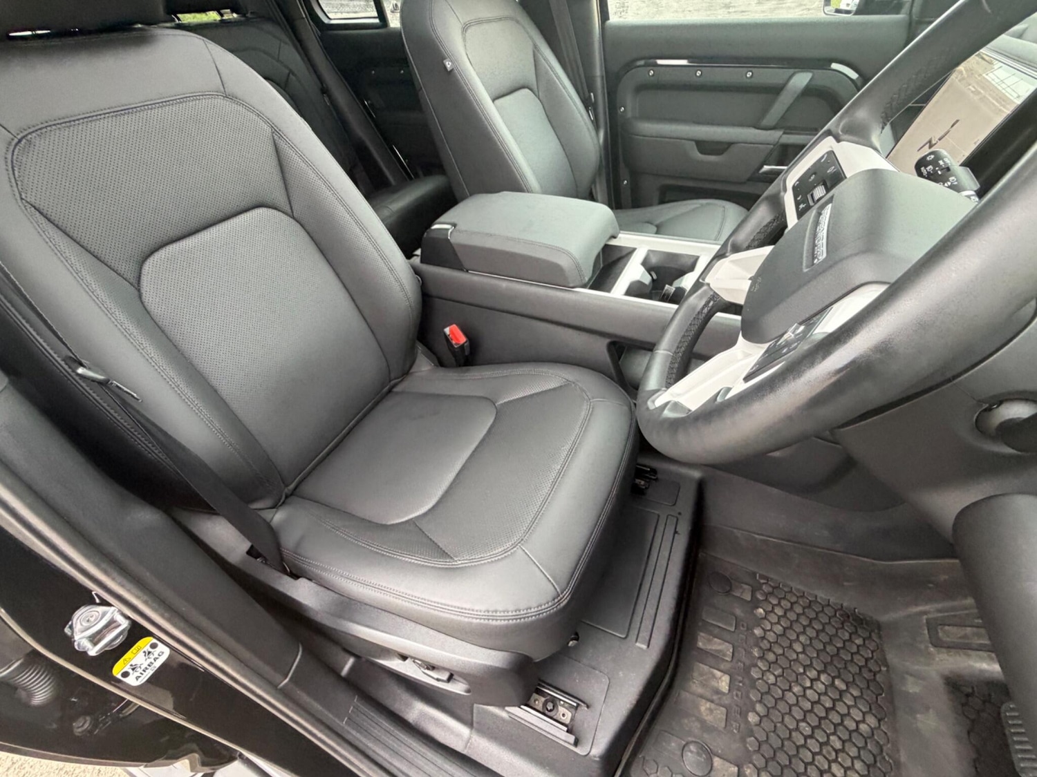 Used Land Rover Defender 2025 for sale - 77586546: Photo 32