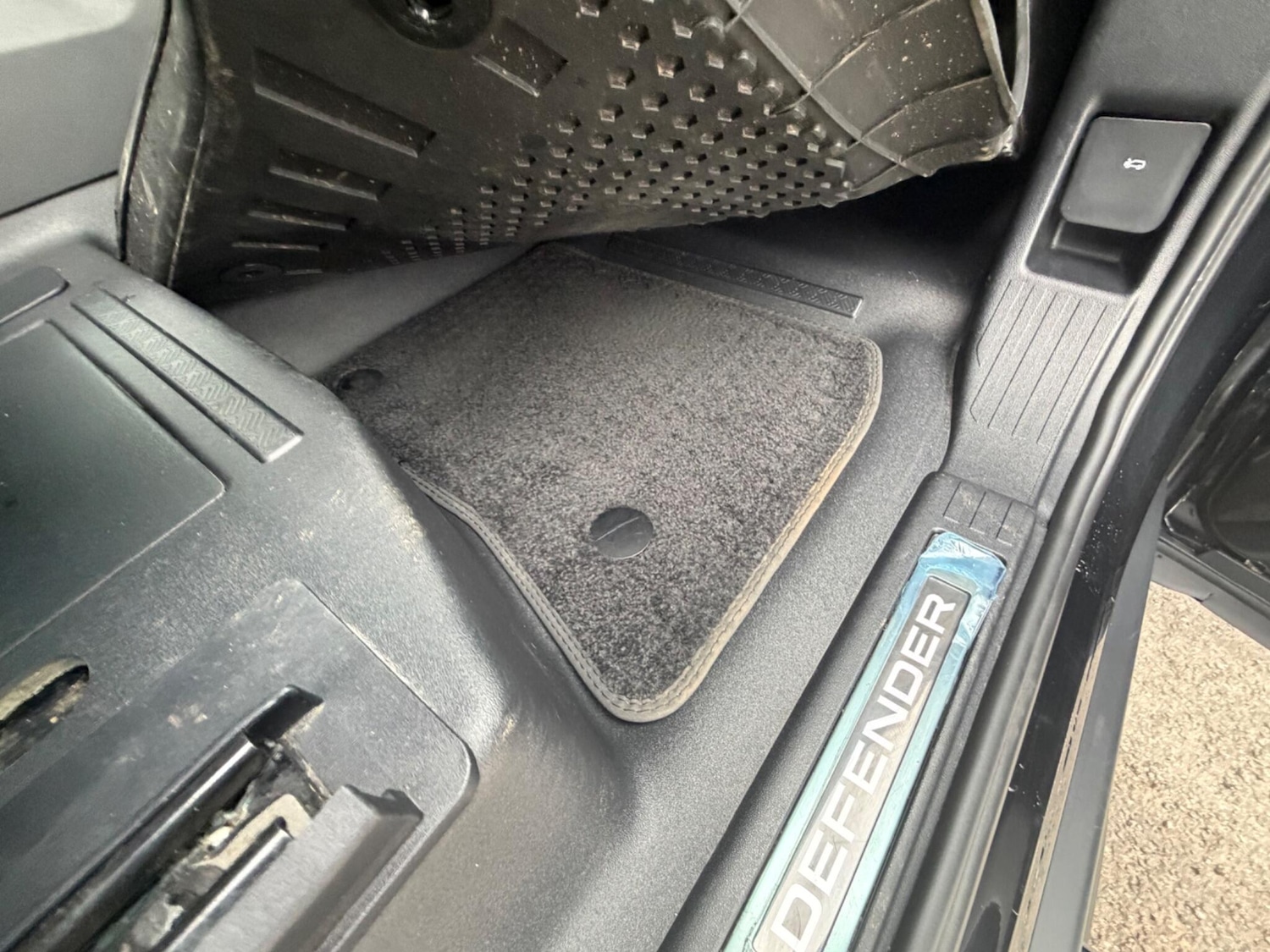 Used Land Rover Defender 2025 for sale - 77586546: Photo 35