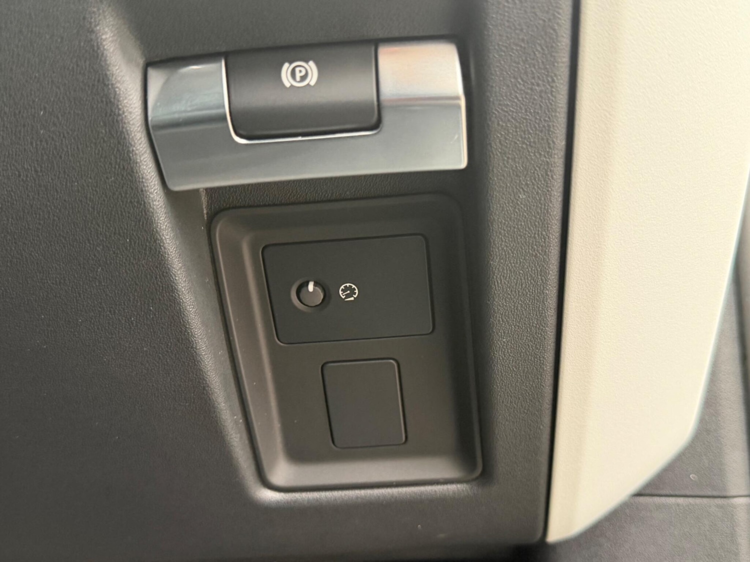 Used Land Rover Defender 2025 for sale - 77586546: Photo 57