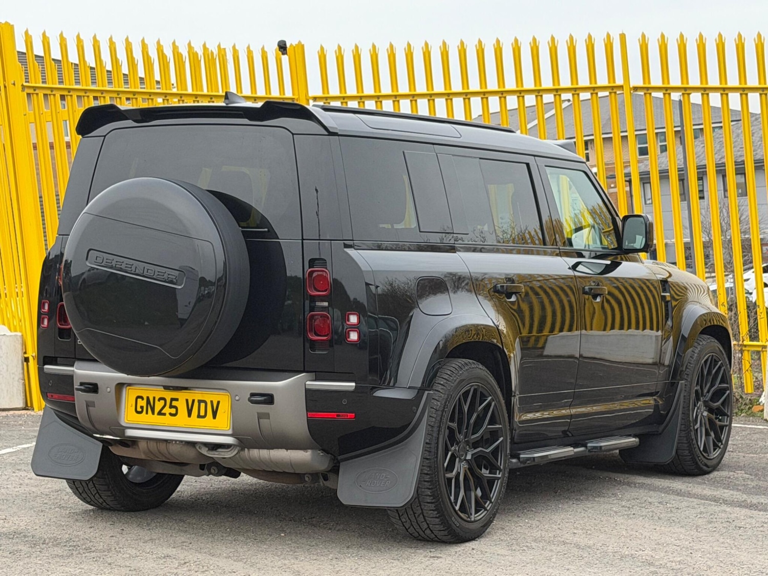 Used Land Rover Defender 2025 for sale - 77586546: Photo 8