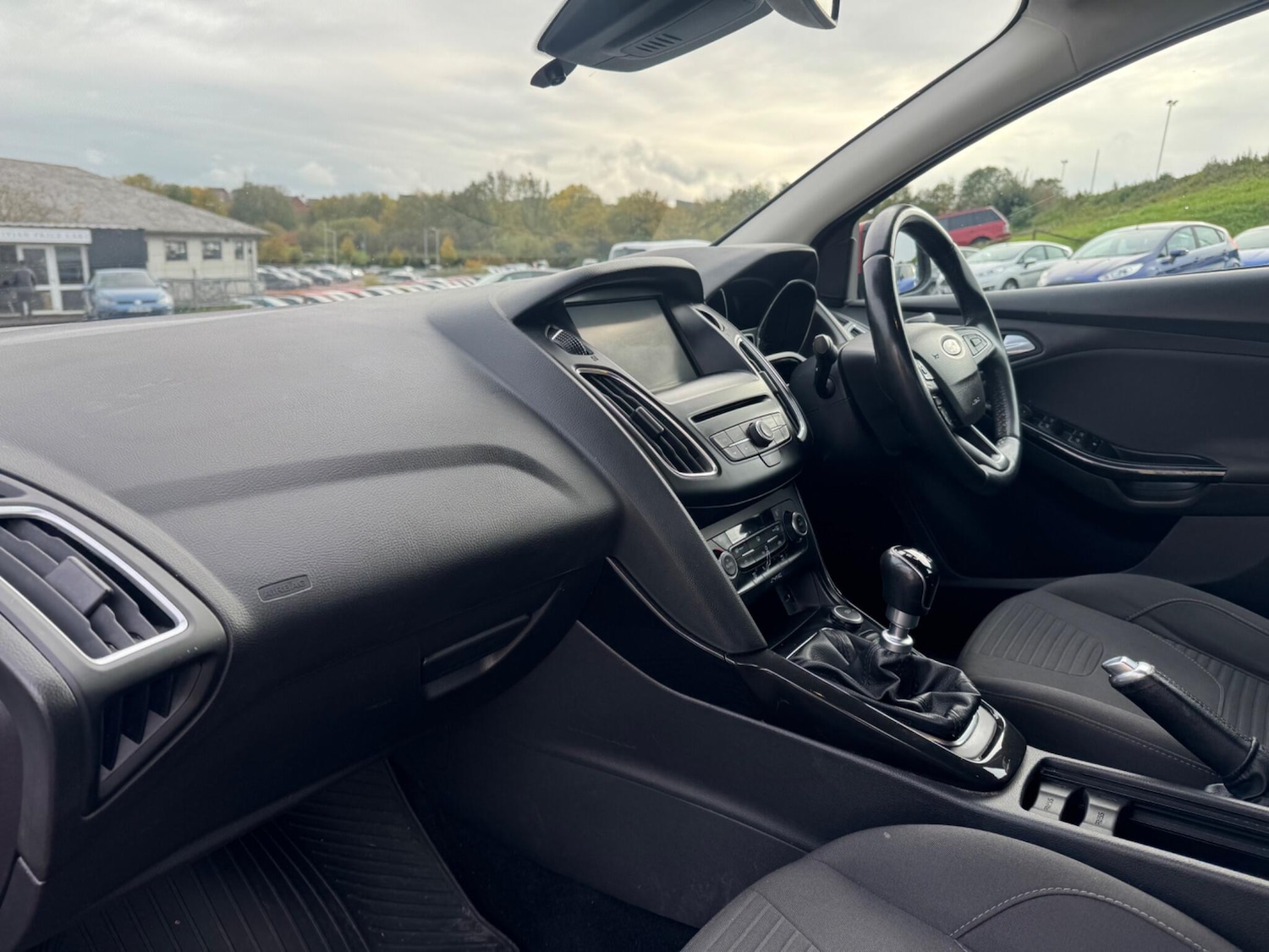 Used Ford Focus 2015 for sale - 76994000: Photo 9