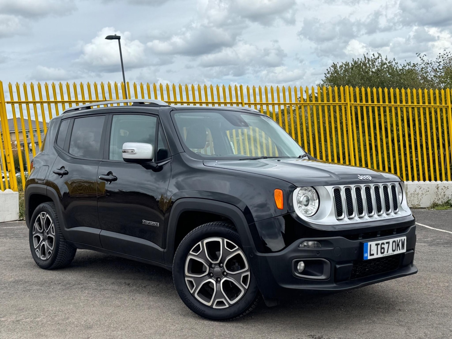 Used Jeep Renegade 2017 for sale - 76327359: Photo 1