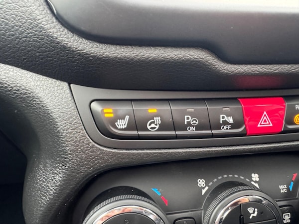 Used Jeep Renegade 2017 for sale - 76327359: Photo 9