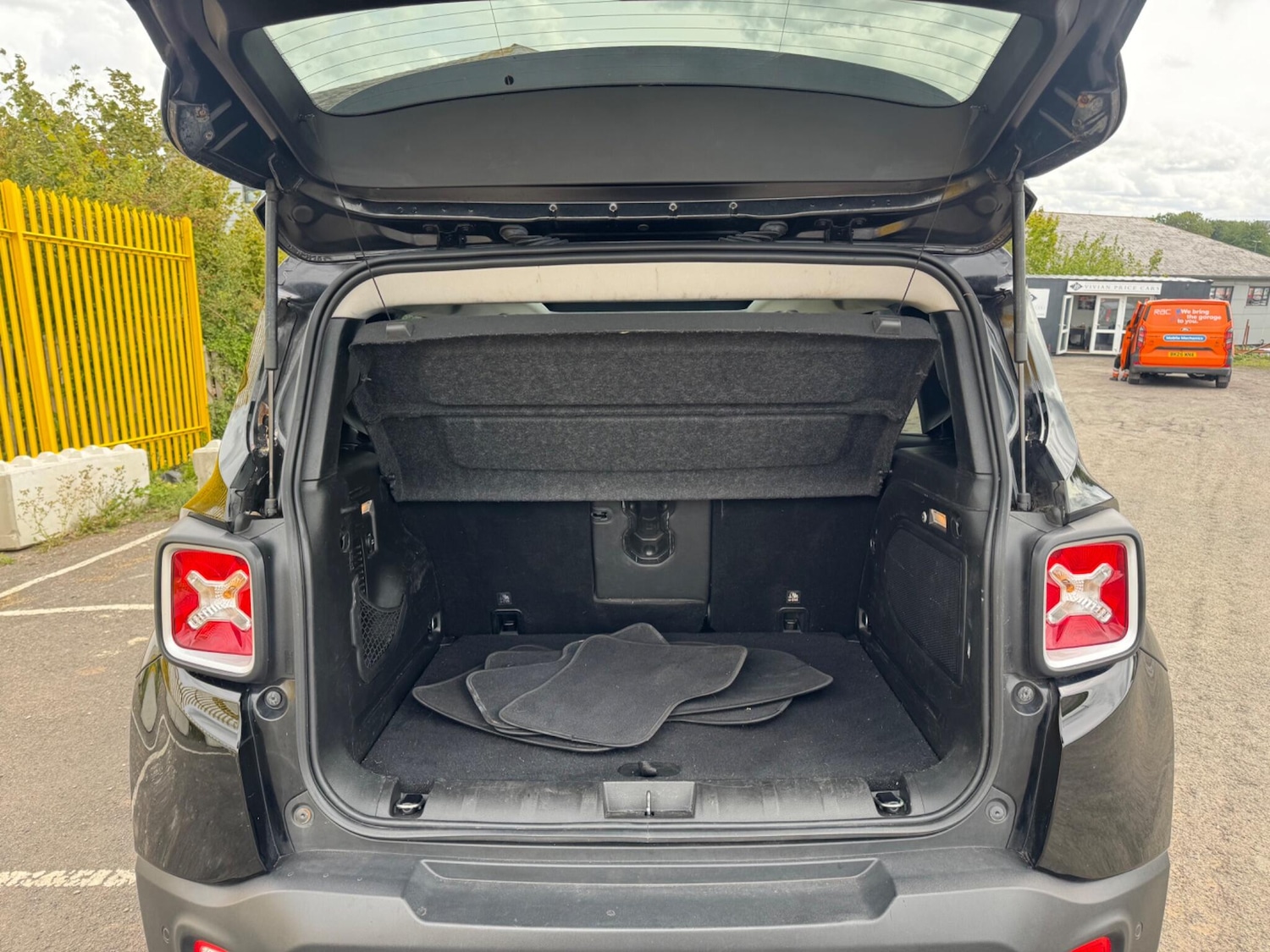 Used Jeep Renegade for sale - 77343904: Photo 11