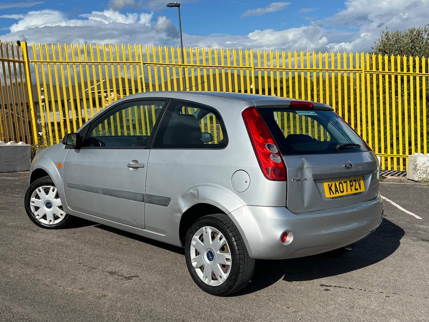 Used Ford Fiesta 2007 for sale - 75732419: Photo 2