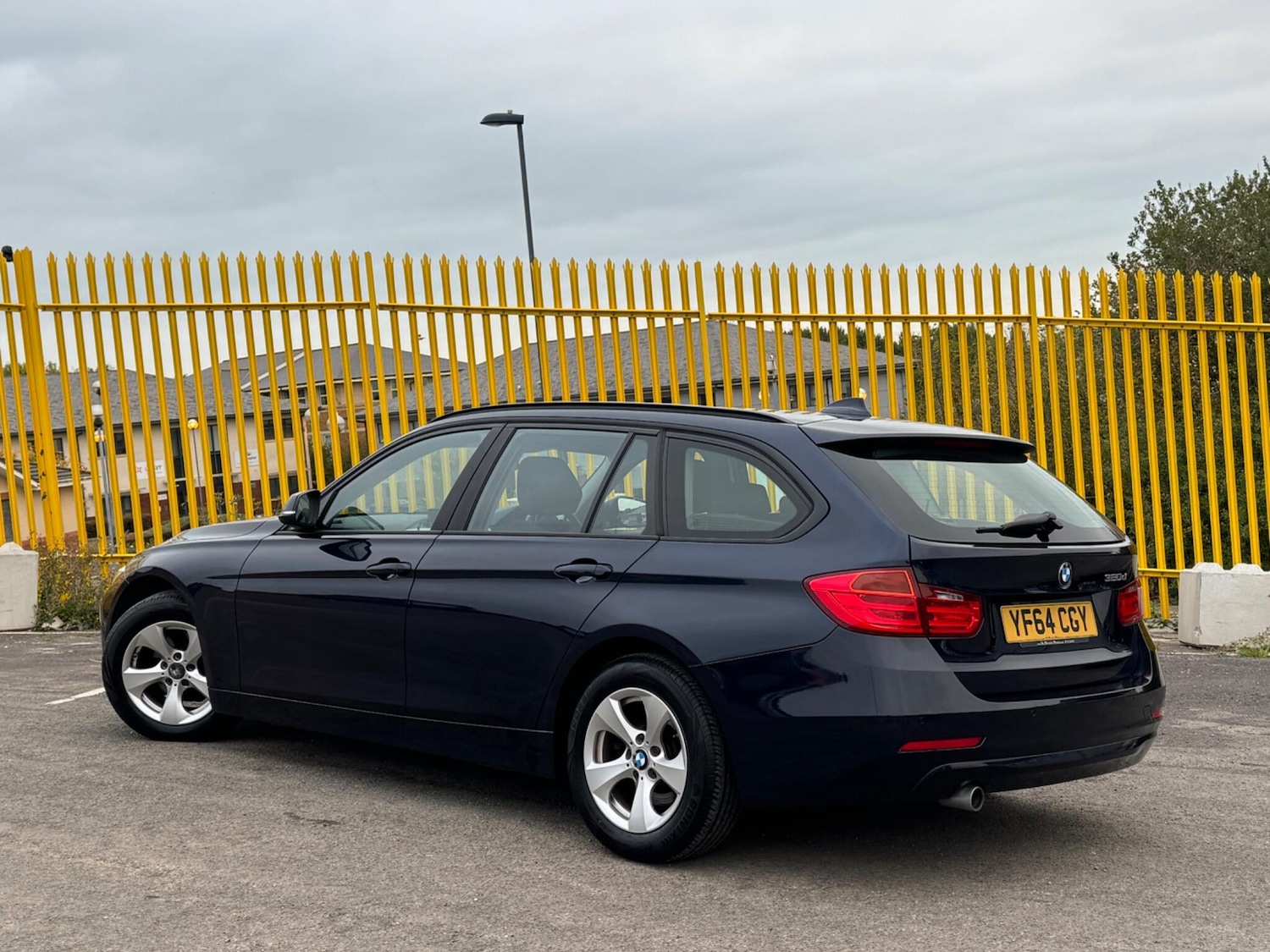 Used BMW 3 Series 2014 for sale - 76633564: Photo 2