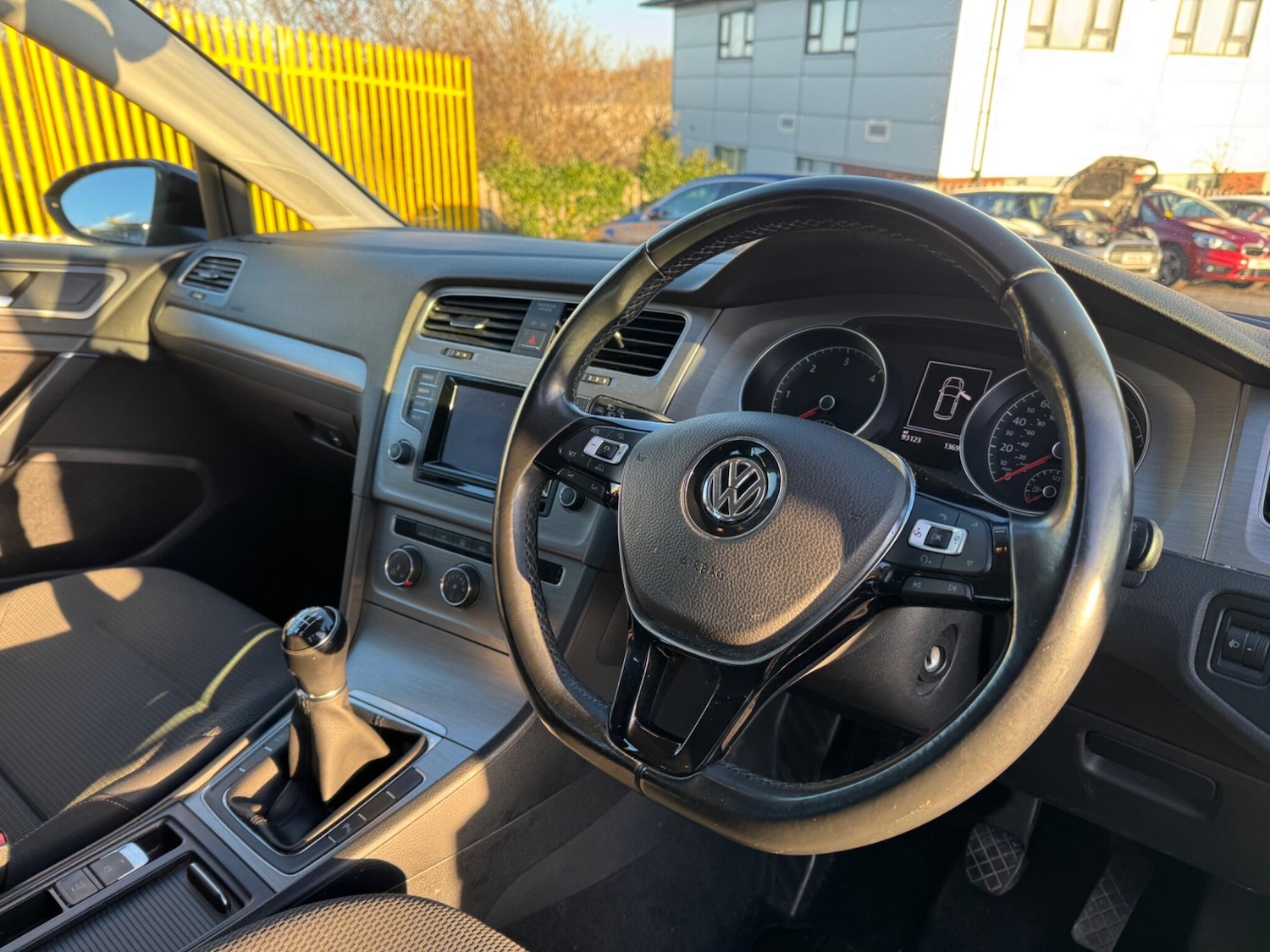 Used Volkswagen Golf 2015 for sale - 77060449: Photo 11