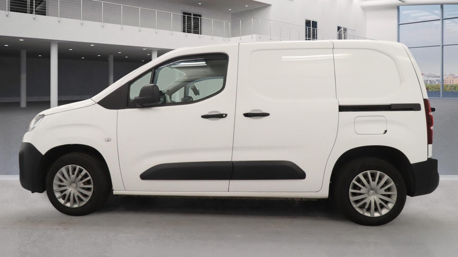 Used Citroen Berlingo 2020 for sale - 76988130: Photo 3