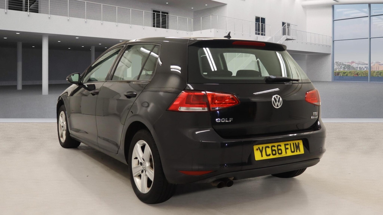 Used Volkswagen Golf 2016 for sale - 77098066: Photo 2