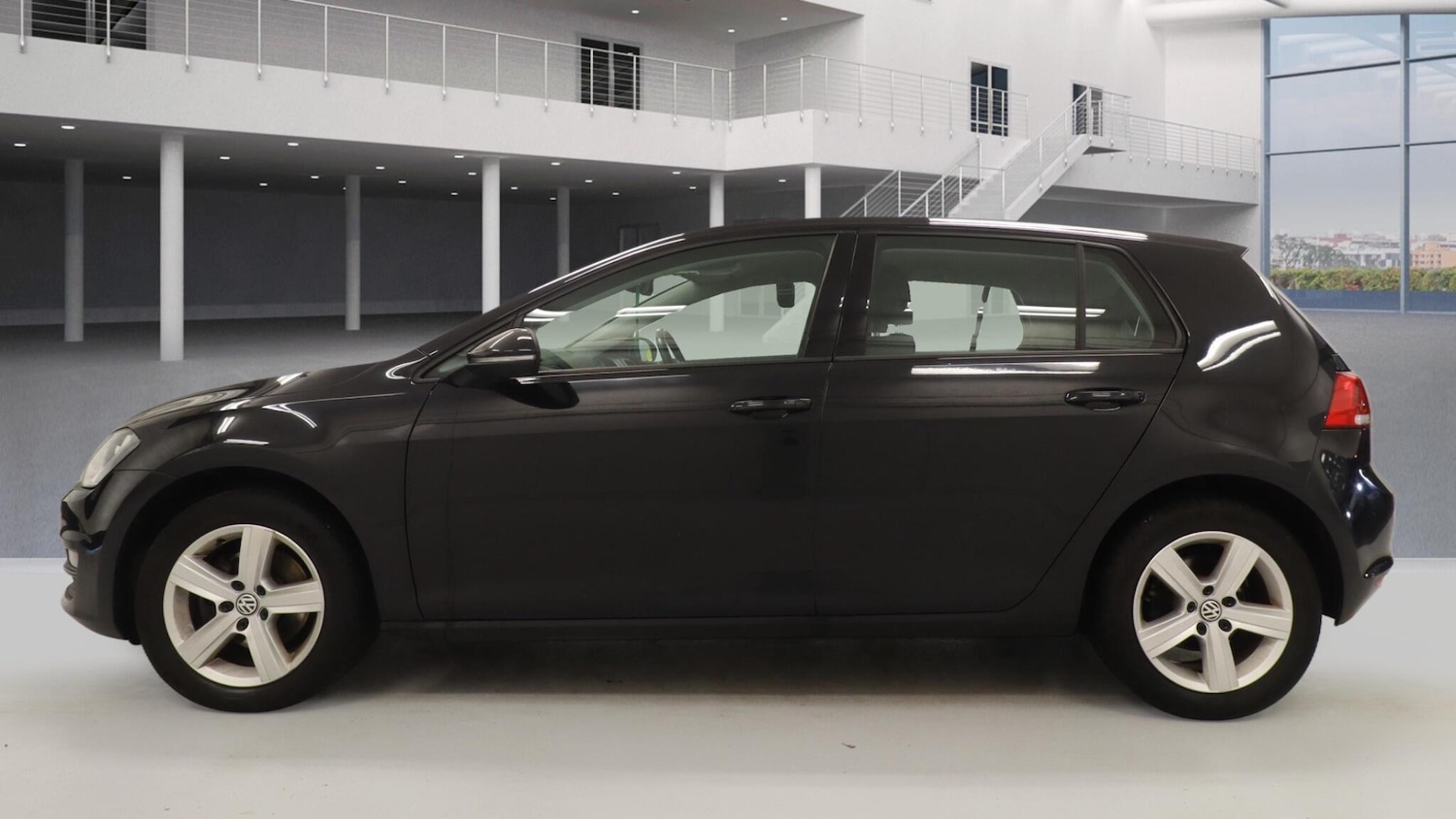 Used Volkswagen Golf 2016 for sale - 77098066: Photo 3