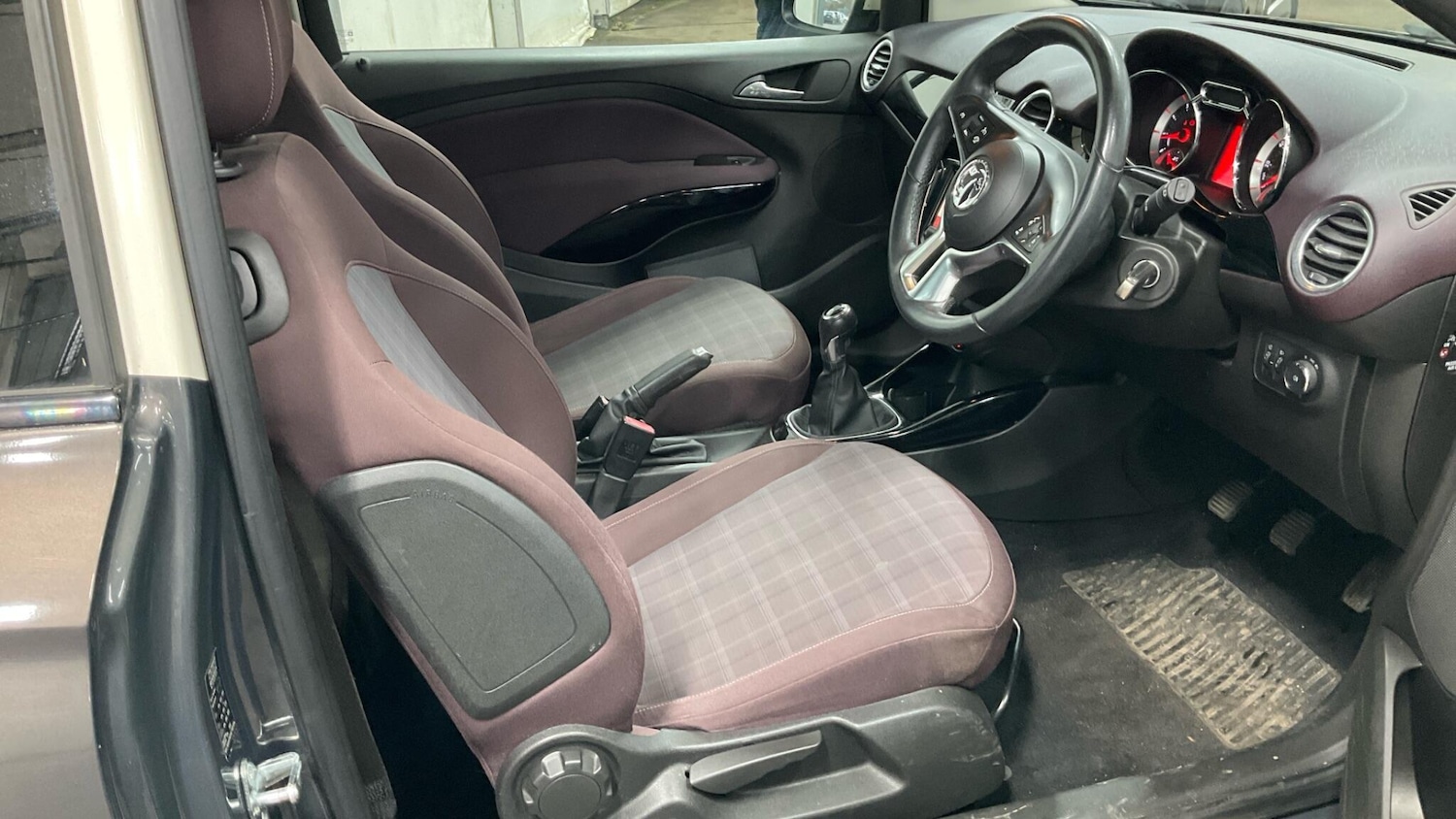 Used Vauxhall ADAM 2014 for sale - 77509859: Photo 4