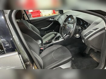 Used Ford Focus 2018 for sale - 77684200: Photo