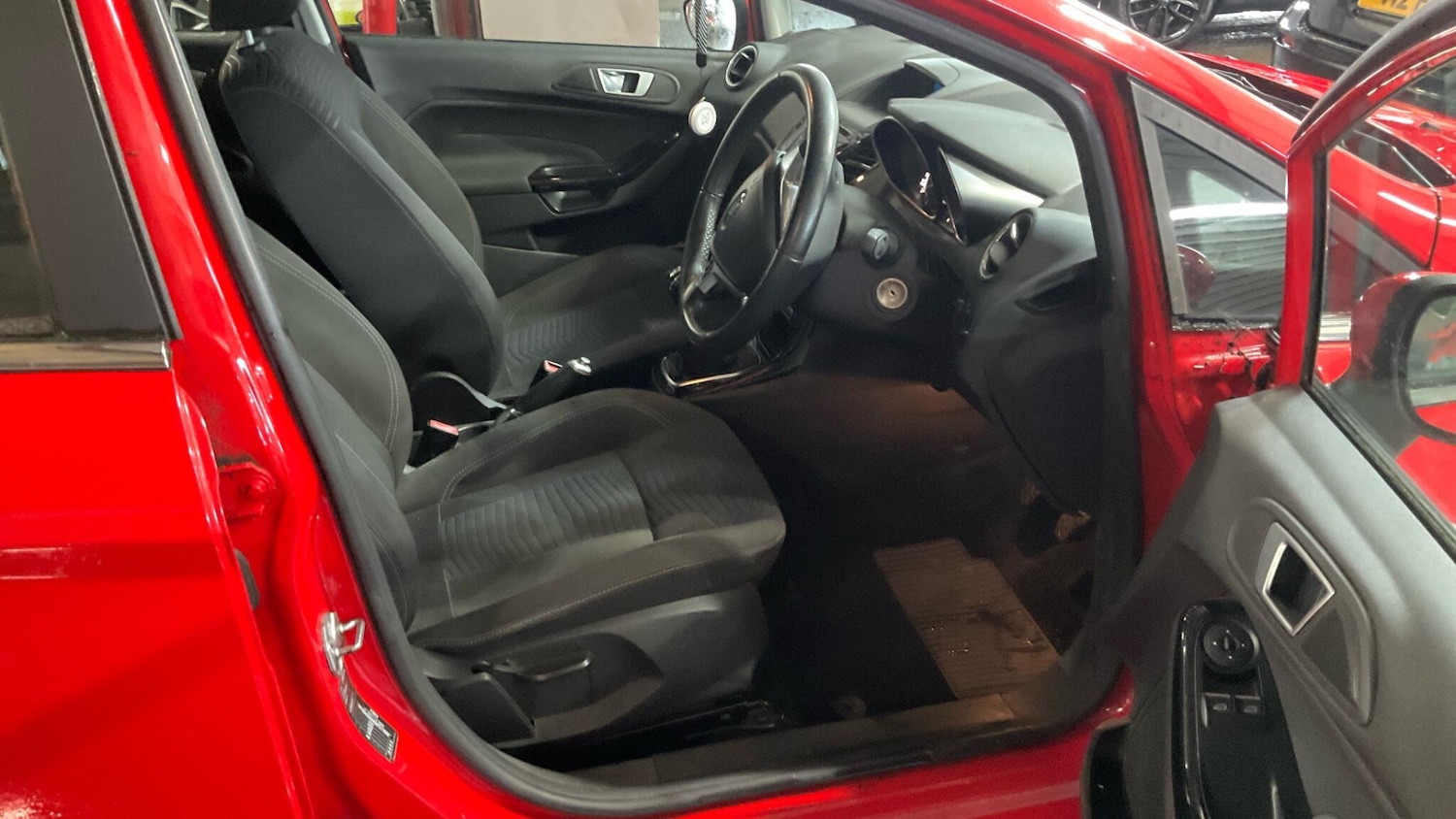 Used Ford Fiesta 2015 for sale - 77424836: Photo 4