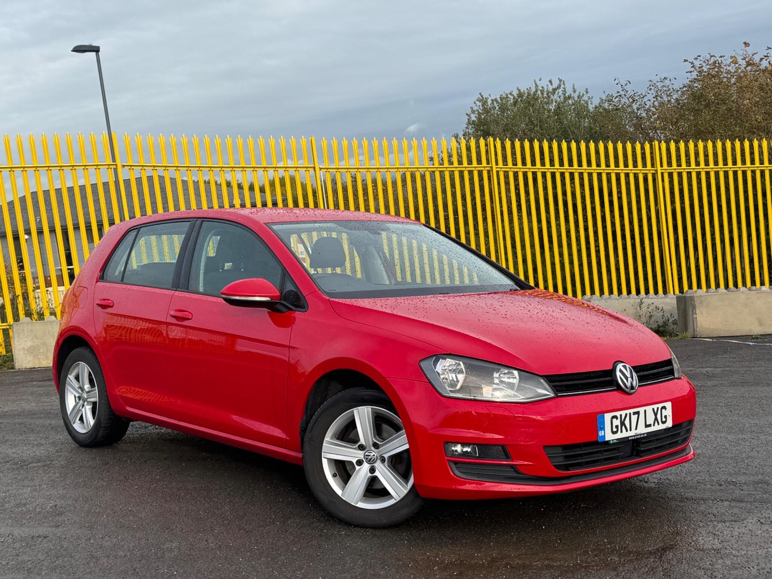 Used Volkswagen Golf 2017 for sale - 76314609: Photo 1