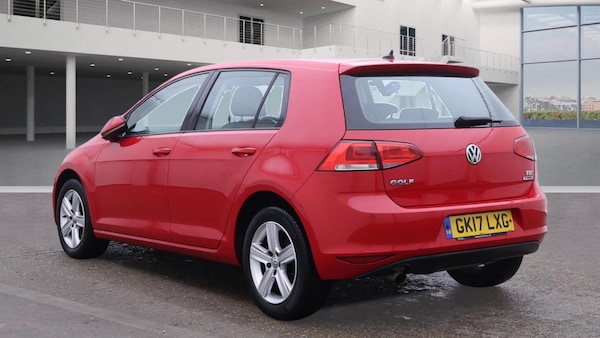 Used Volkswagen Golf 2017 for sale - 76314609: Photo 2