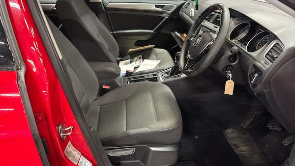 Used Volkswagen Golf 2017 for sale - 76314609: Photo 4