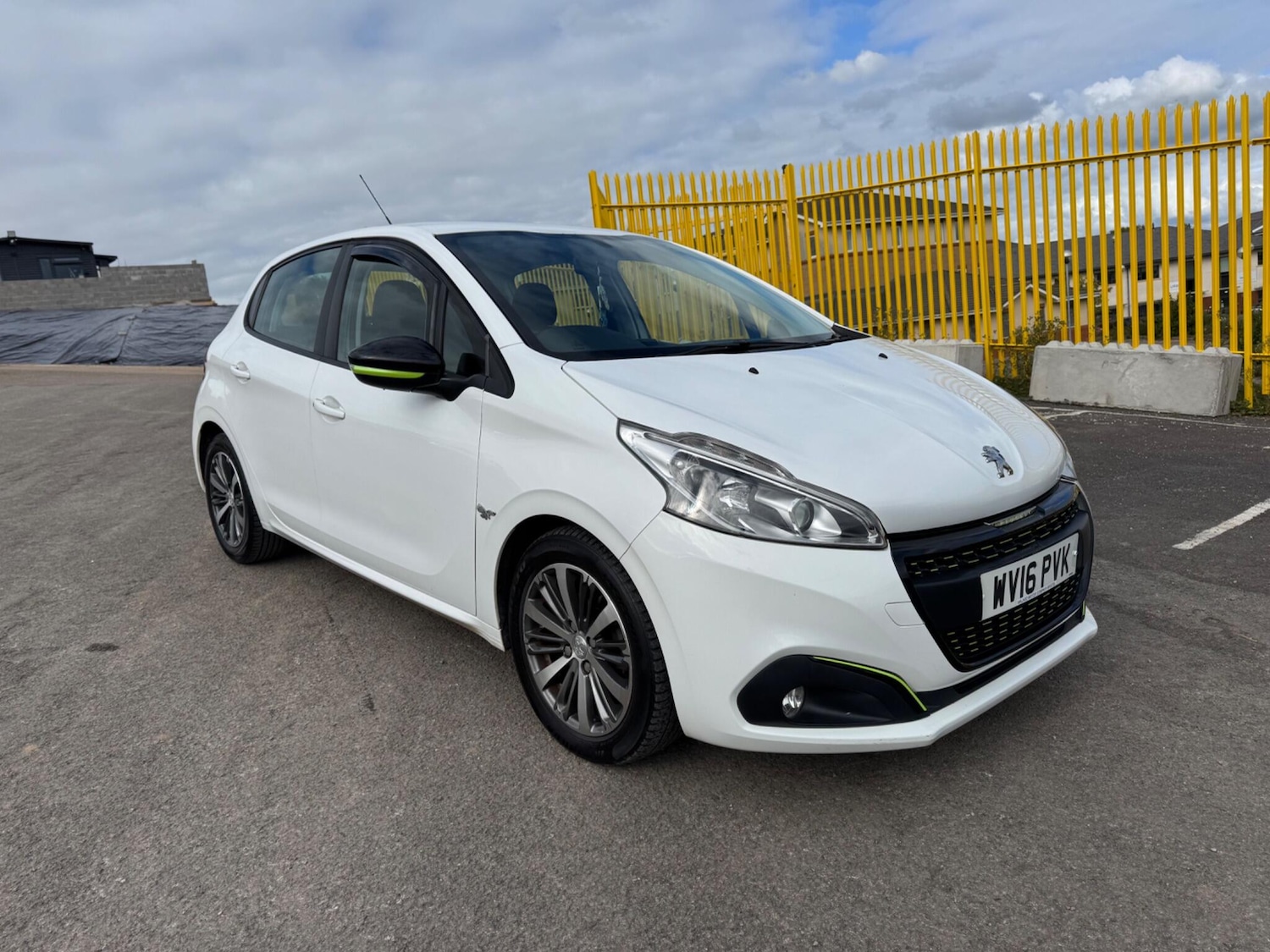 Used Peugeot 208 2016 for sale - 77344211: Photo 4