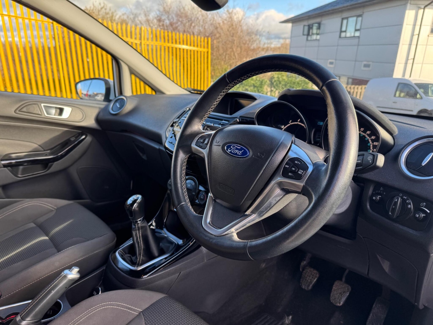 Used Ford Fiesta 2015 for sale - 76926199: Photo 10