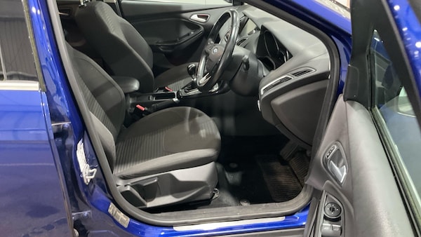 Used Ford Focus 2015 for sale - 76326381: Photo 4