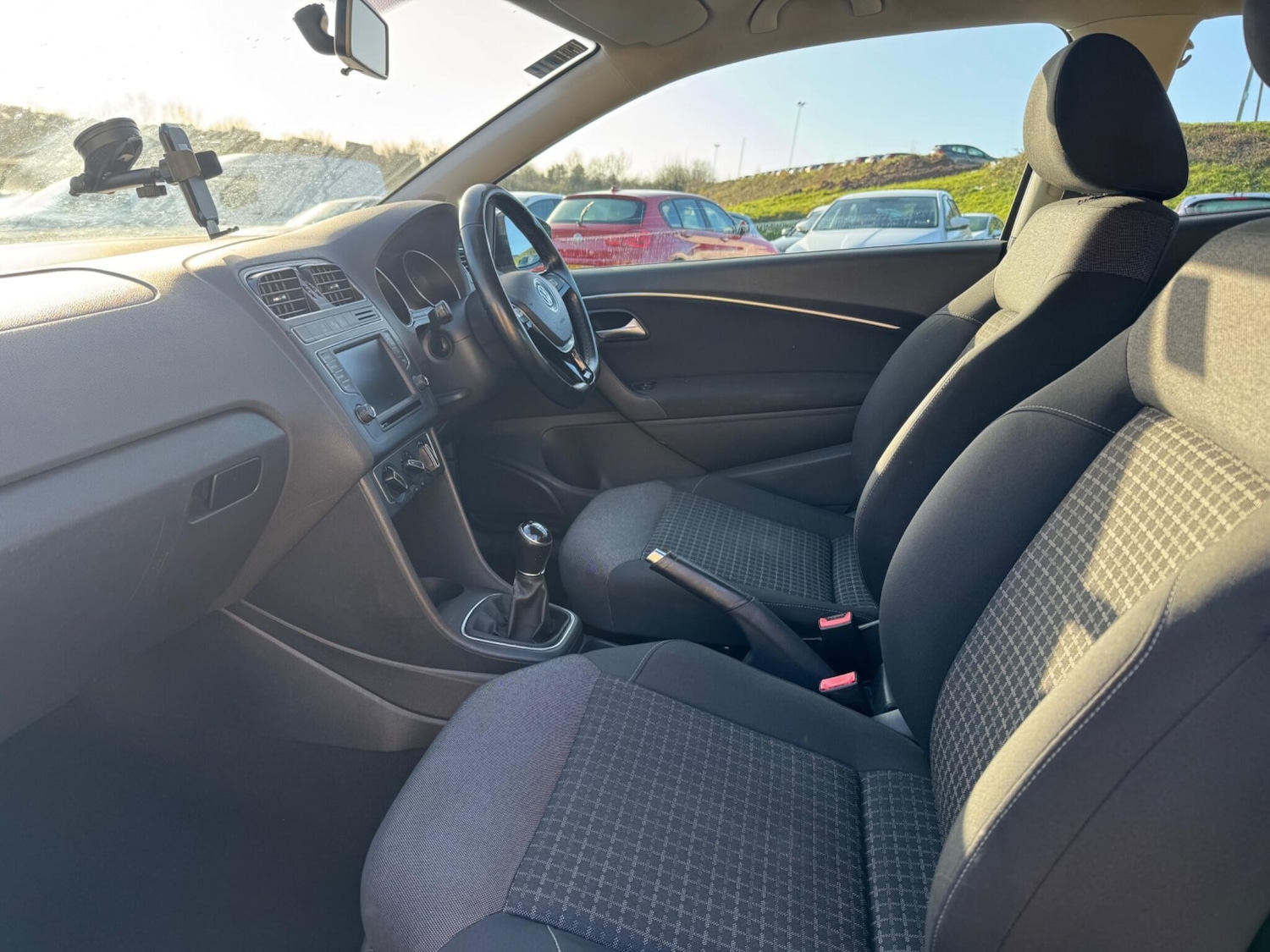 Used Volkswagen Polo 2015 for sale - 76701458: Photo 8