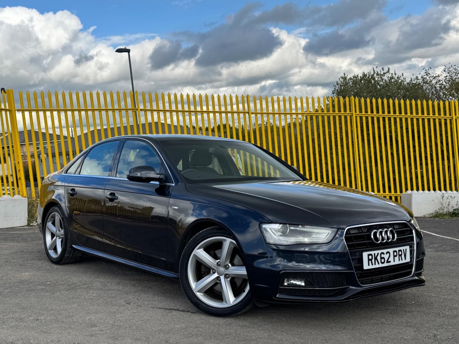 Used Audi A4 2012 for sale - 76200126: Photo 1
