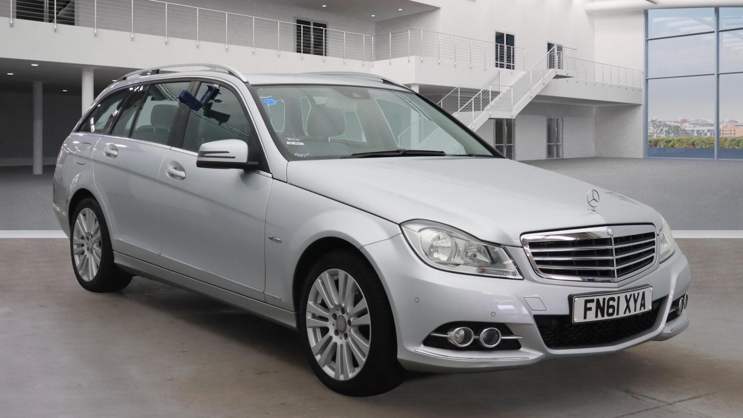 Used Mercedes-Benz C Class 2011 for sale - 76200870: Photo 1