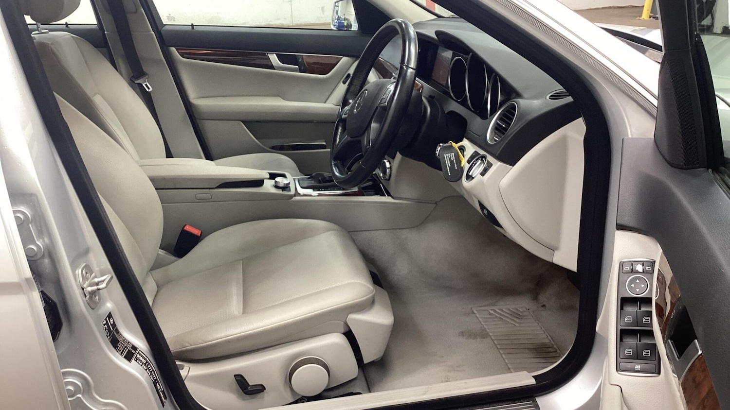 Used Mercedes-Benz C Class 2011 for sale - 76200870: Photo 4