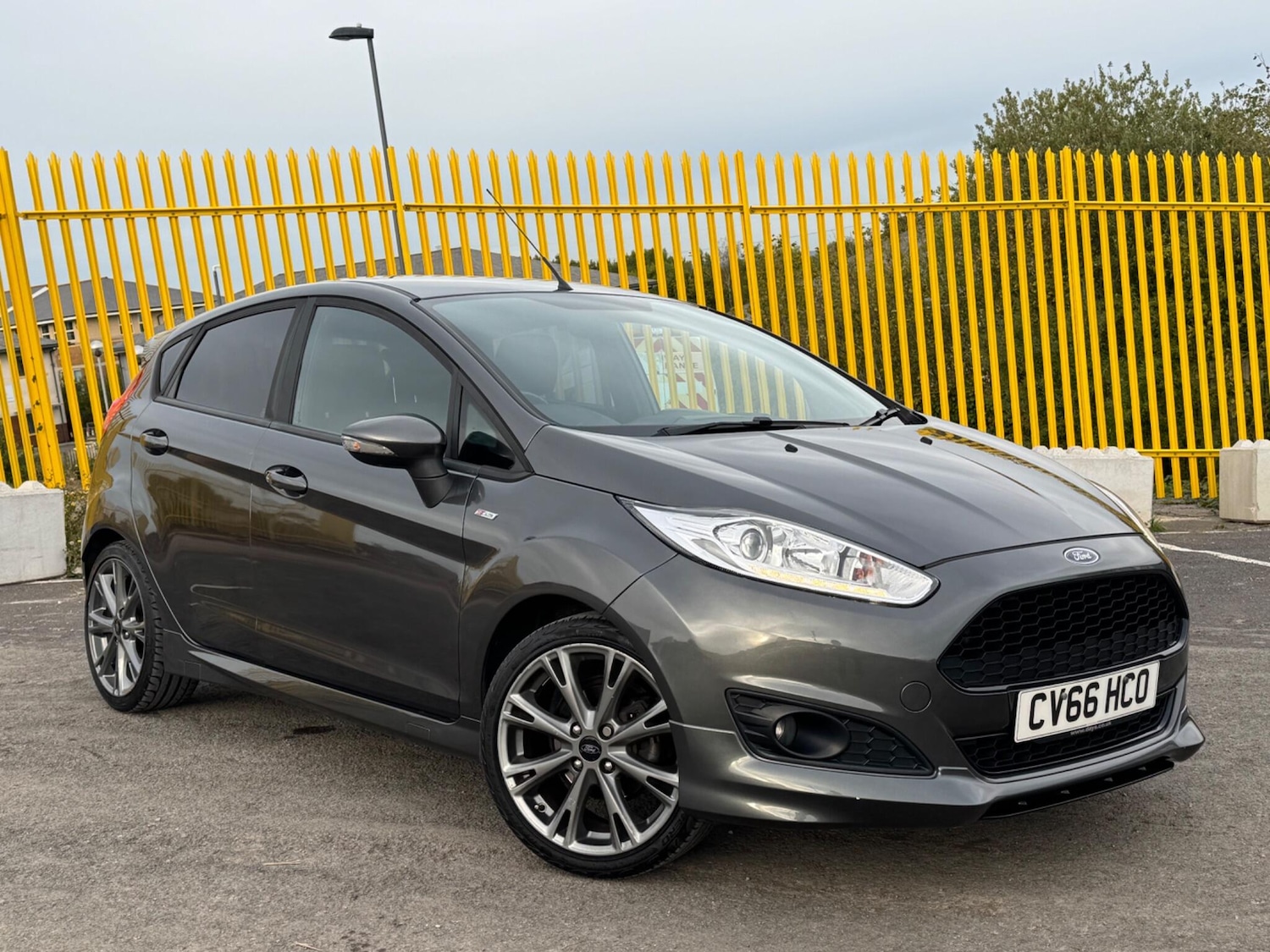 Used Ford Fiesta 2016 for sale - 76688504: Photo 1