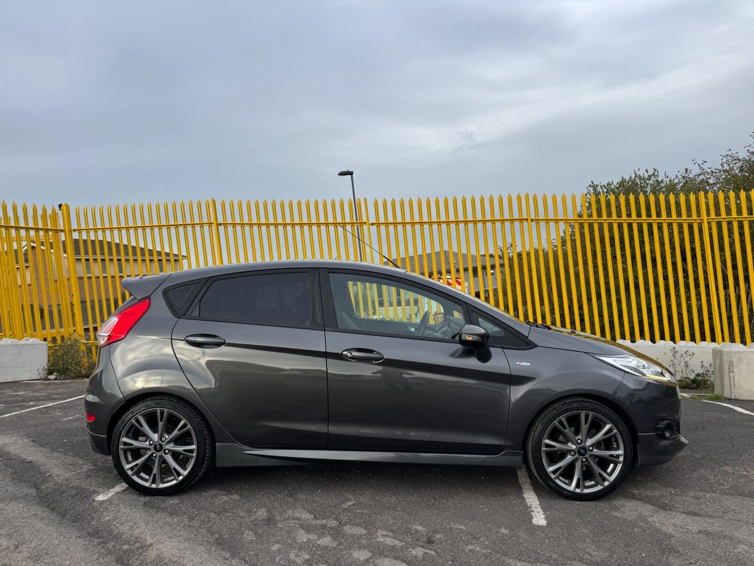 Used Ford Fiesta 2016 for sale - 76688504: Photo 6