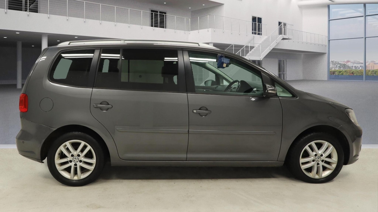 Used Volkswagen Touran 2014 for sale - 77097839: Photo 3