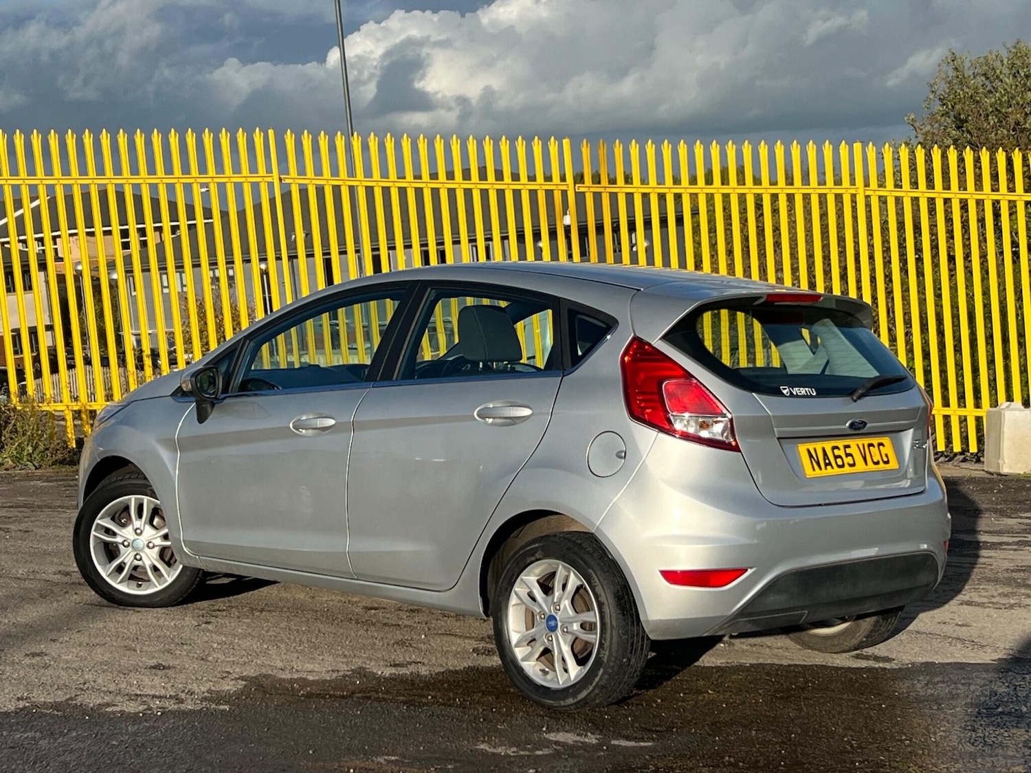 Used Ford Fiesta 2015 for sale - 76247118: Photo 2