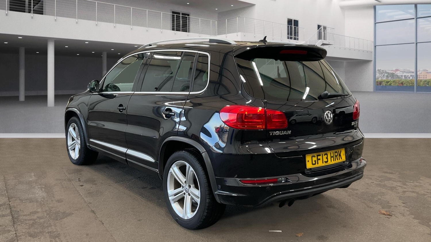 Used Volkswagen Tiguan 2013 for sale - 76752901: Photo 2