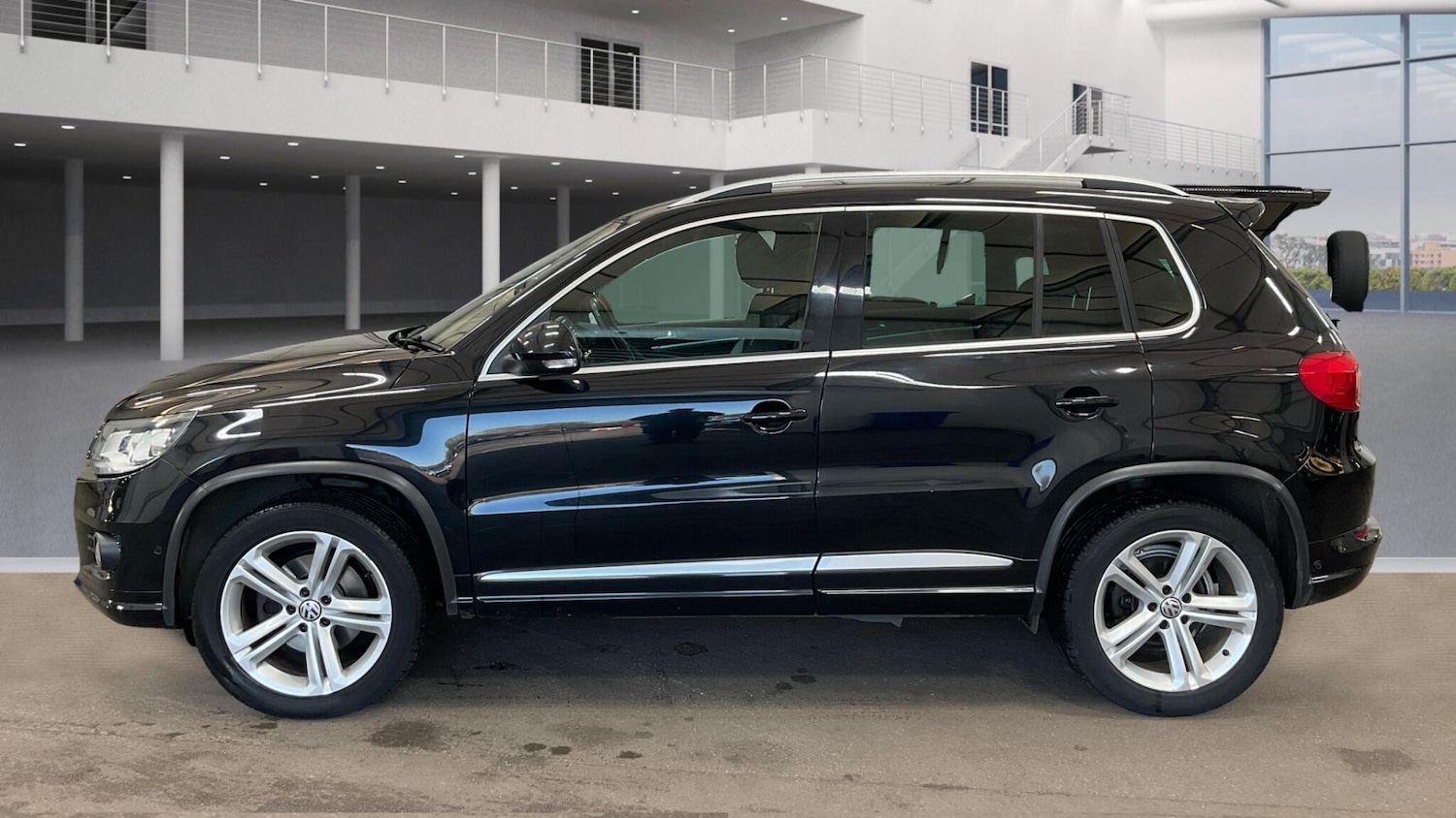 Used Volkswagen Tiguan 2013 for sale - 76752901: Photo 3