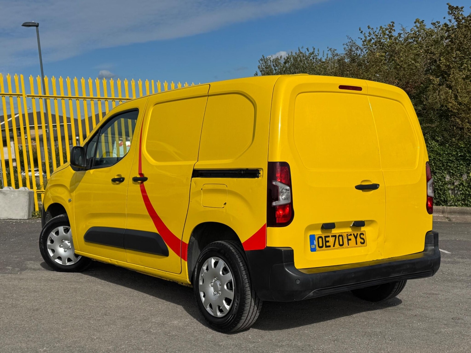 Used Citroen Berlingo 2021 for sale - 76993340: Photo 2