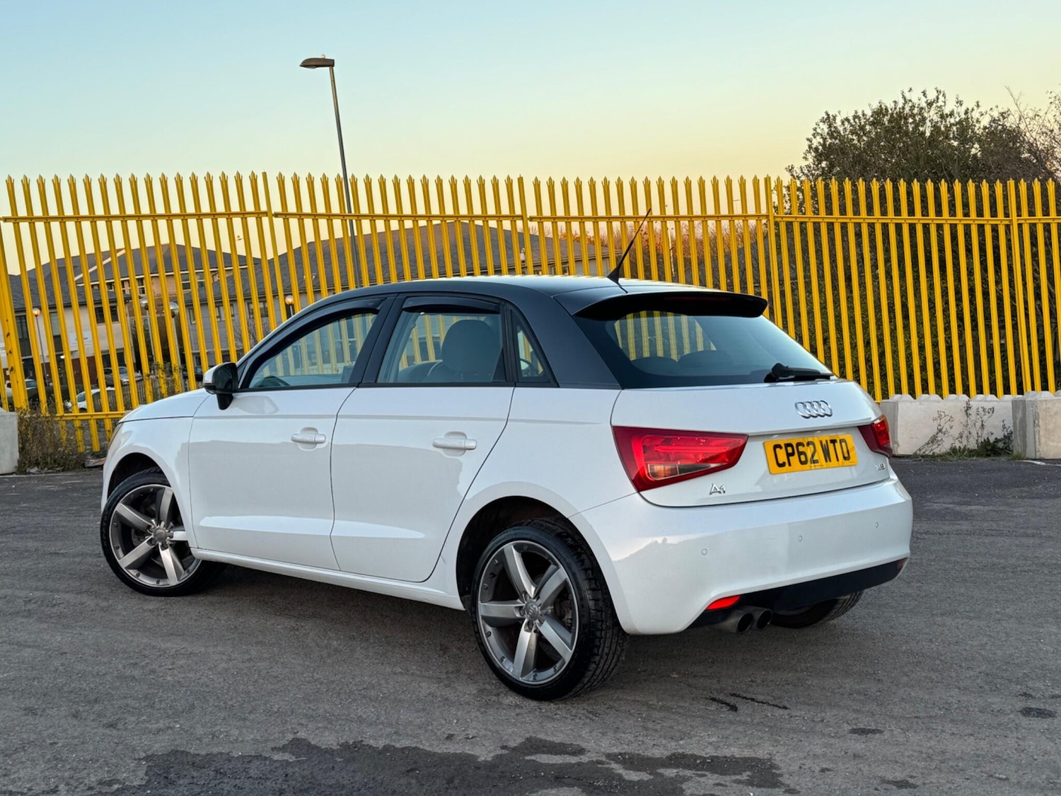 Used Audi A1 2012 for sale - 76607560: Photo 2