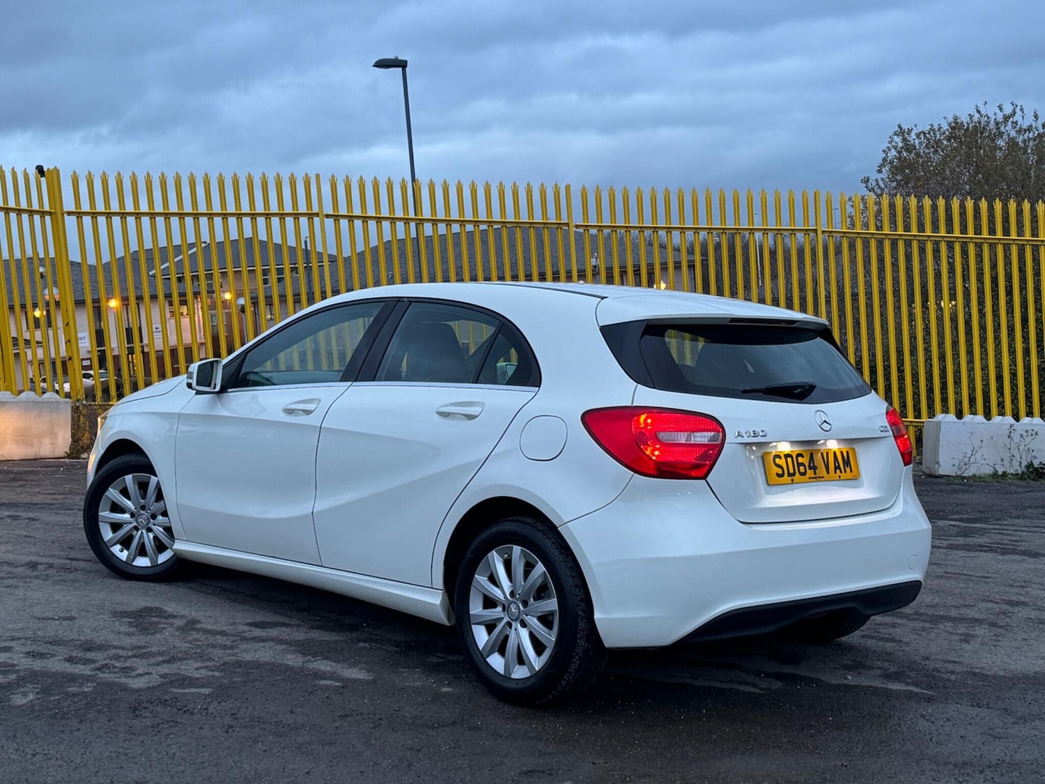 Used Mercedes-Benz A-Class 2014 for sale - 76839787: Photo 2