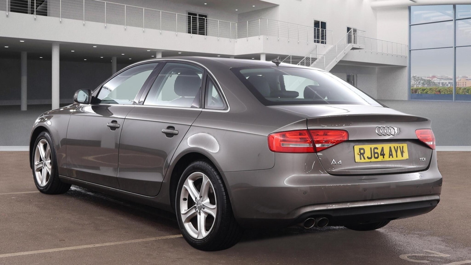 Used Audi A4 2015 for sale - 77320298: Photo 2
