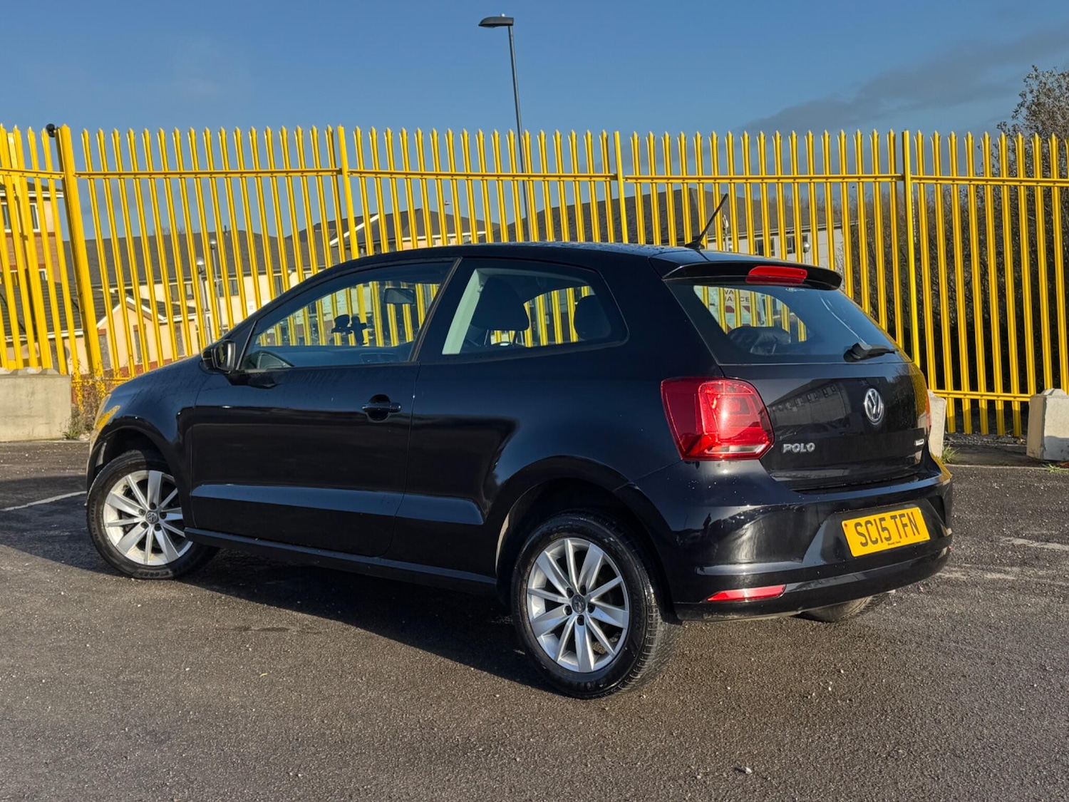 Used Volkswagen Polo 2015 for sale - 77683818: Photo 2