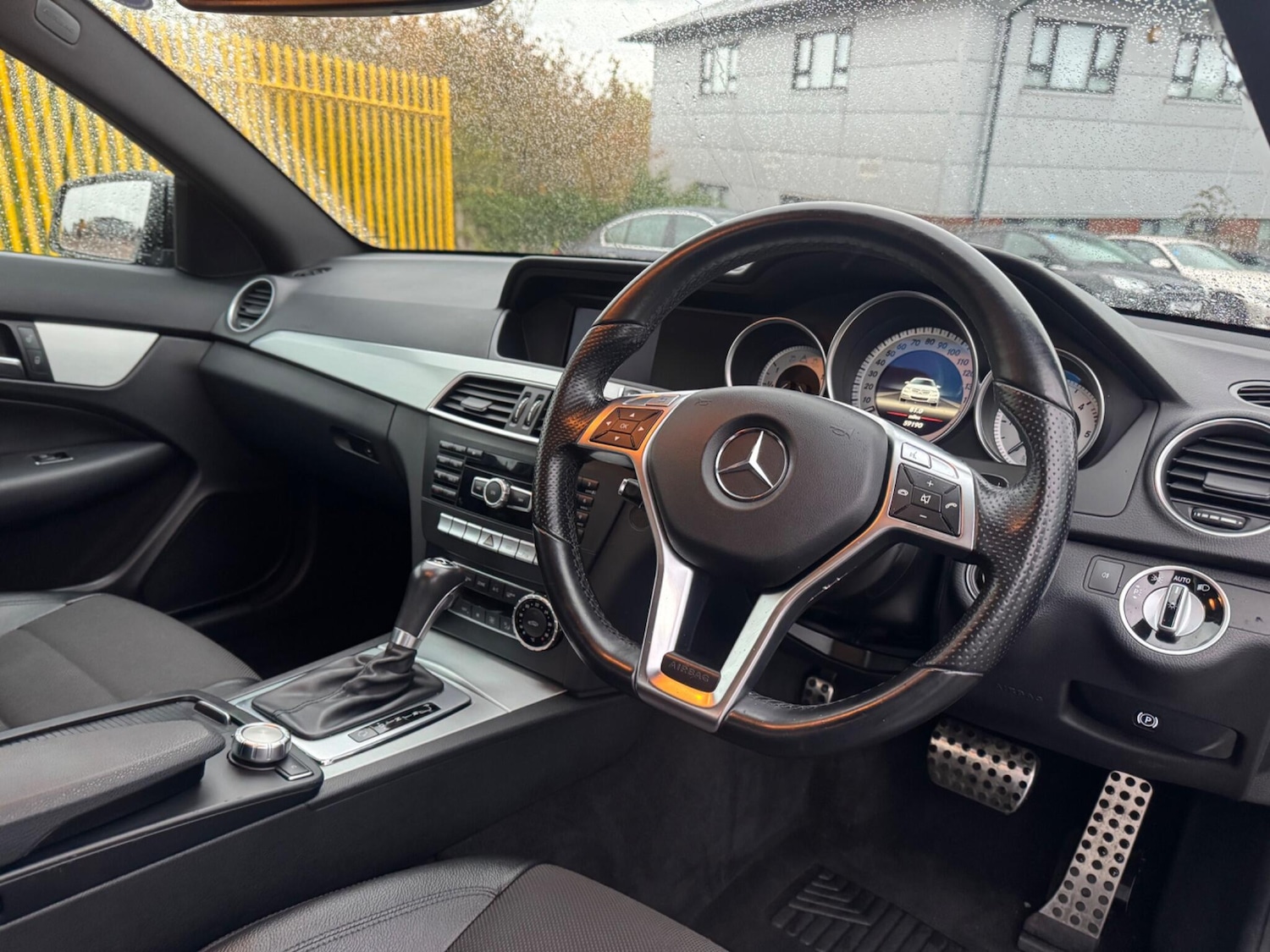 Used Mercedes-Benz C Class 2012 for sale - 76398364: Photo 8