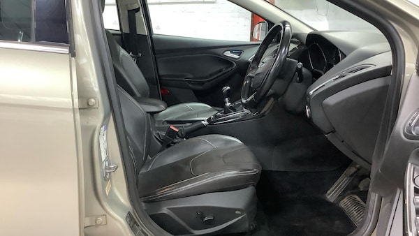 Used Ford Focus 2014 for sale - 76247810: Photo 4