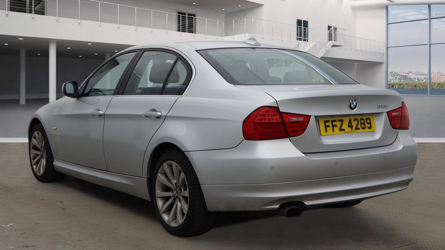 Used BMW 3 Series 2011 for sale - 77511336: Photo 2