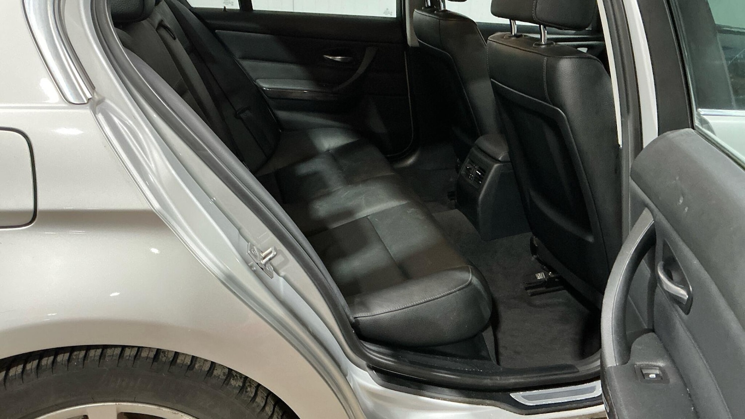 Used BMW 3 Series 2011 for sale - 77511336: Photo 5