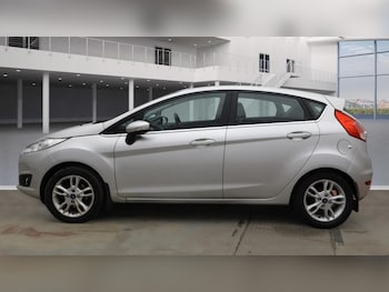 Used Ford Fiesta 2015 for sale - 77320309: Photo