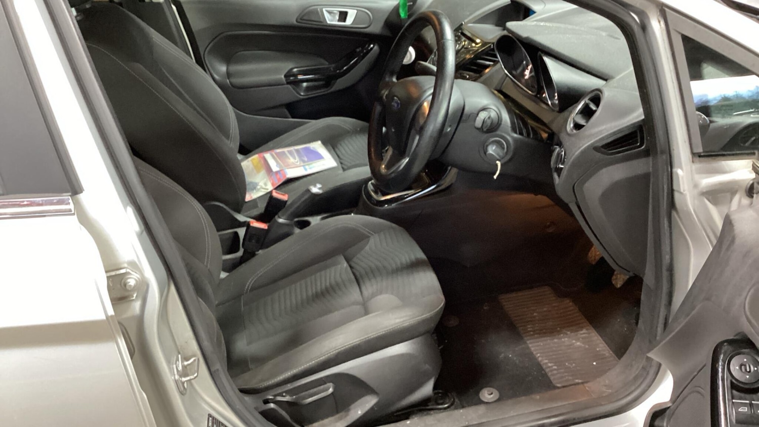 Used Ford Fiesta 2015 for sale - 77320309: Photo 4