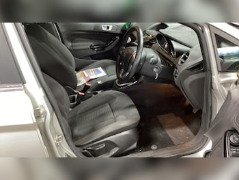 Used Ford Fiesta 2015 for sale - 77320309: Photo