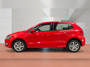 Used Volkswagen Polo 2015 for sale - 78347176: Photo
