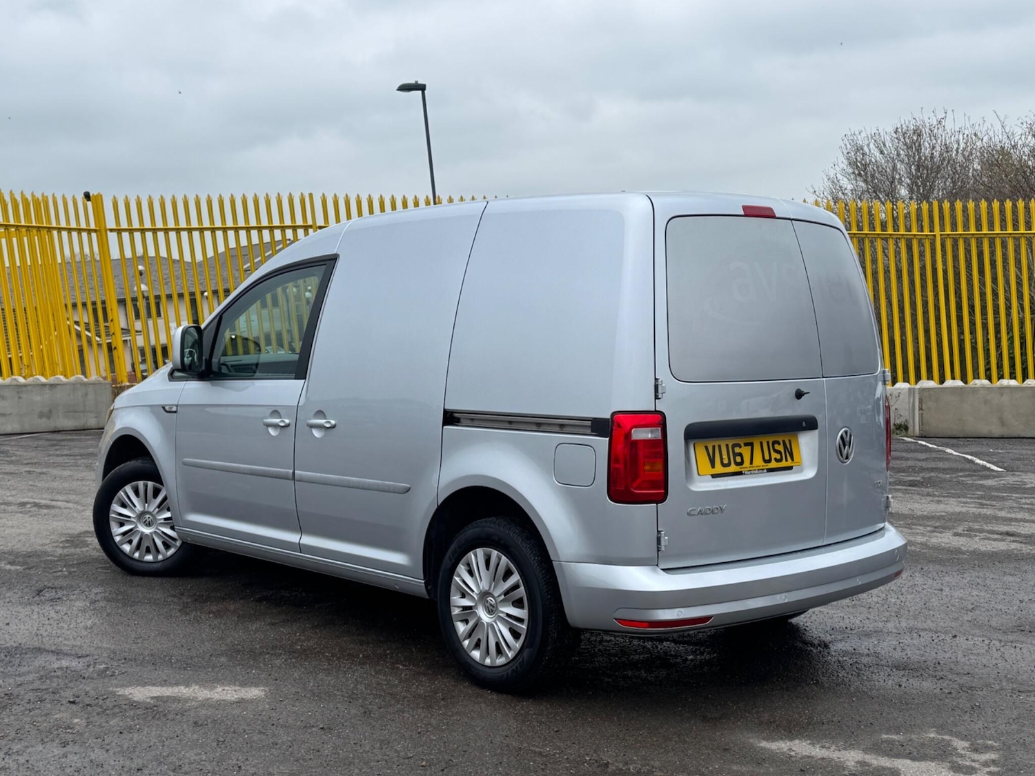 Used Volkswagen Caddy 2017 for sale - 77190773: Photo 2