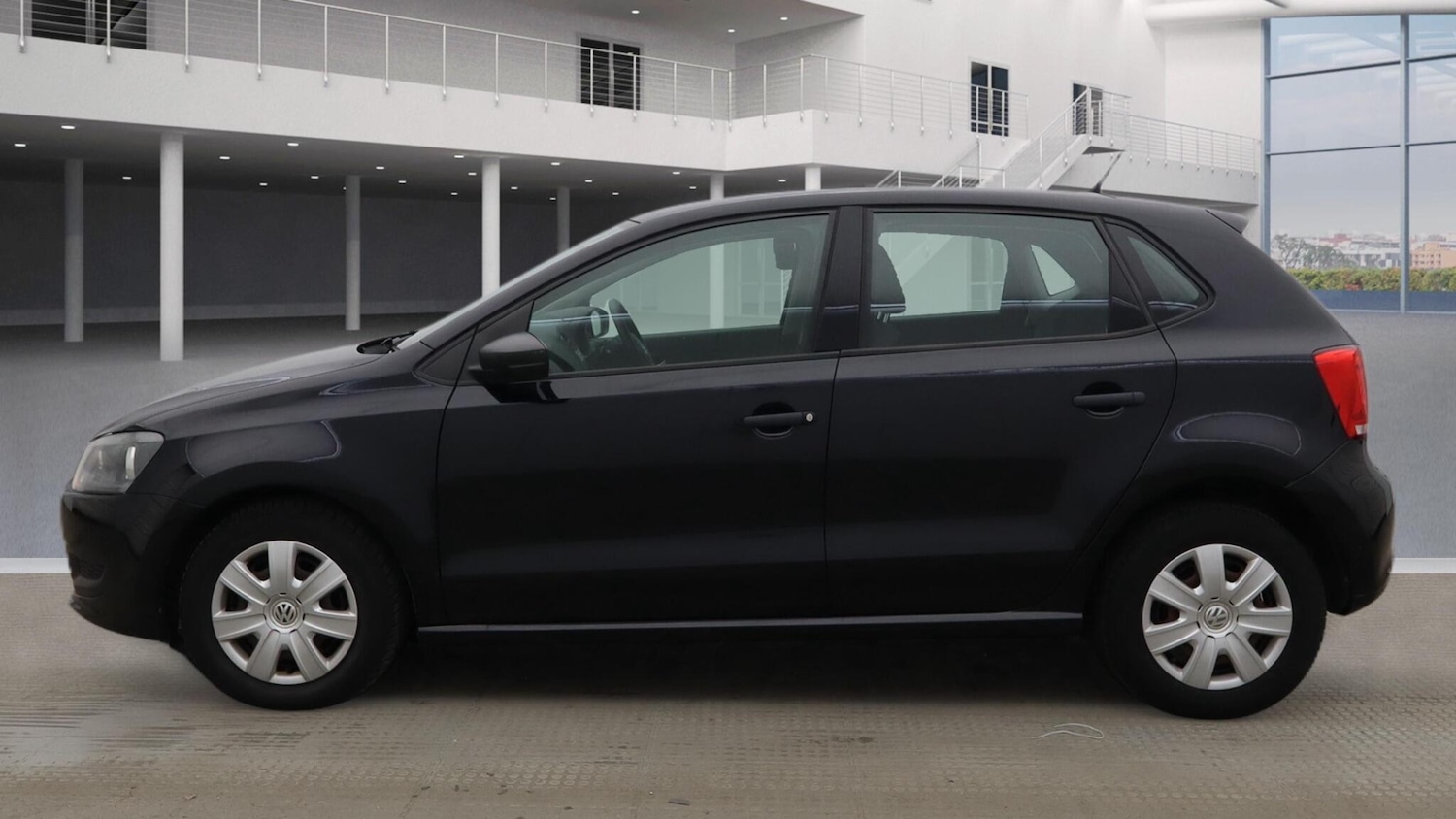 Used Volkswagen Polo 2013 for sale - 77637874: Photo 3