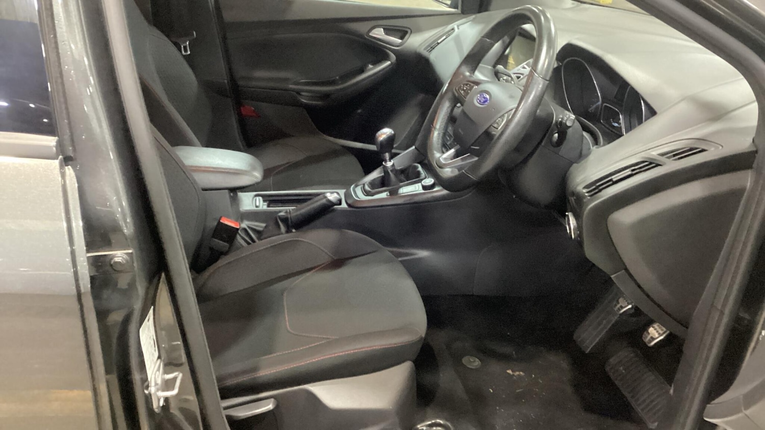 Used Ford Focus 2017 for sale - 77166448: Photo 4