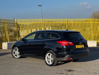 Used Ford Focus 2017 for sale - 77925124: Photo